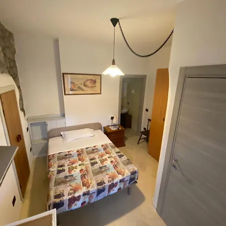 Macloud Pub B&B Sarnico Exterior photo